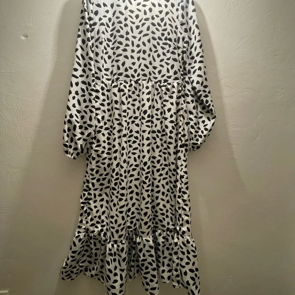 Missguided White Dalmatian Print Ruffle Hem Oversized Midaxi Smock Dress - Picture 5 of 8